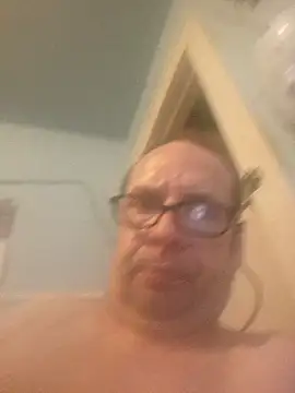 fastesttongue1680 online show from May 15, 2026, 4:19 am