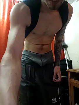 Snapshot of Mich_Stev9524 chatting on February 14, 2026, 1:02 am Mich Stev9524 online show from February 14, 2026, 1:02 am