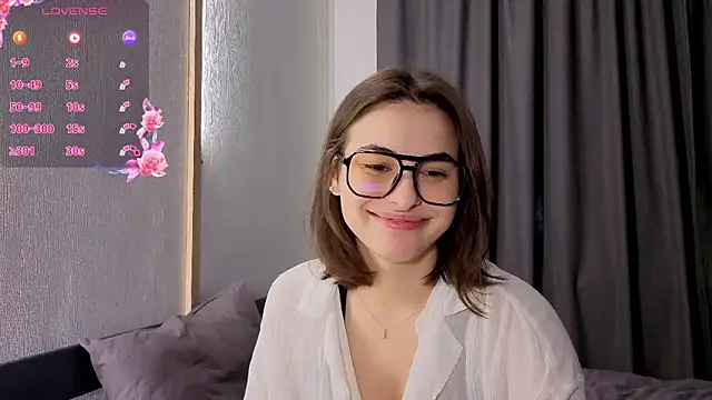 AmiCumOn online show from October 13, 2025, 8:25 am