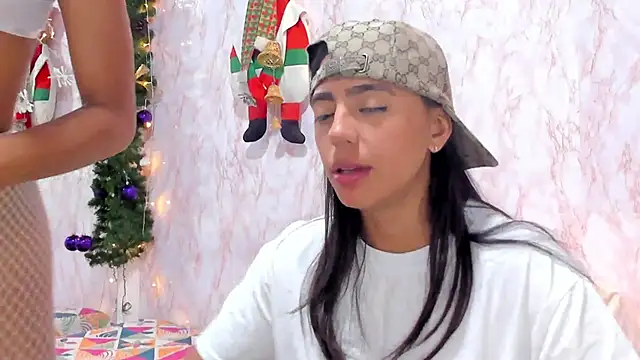 Snapshot of BarbieHotLaura chatting on December 14, 2024, 4:52 pm BarbieHotLaura online show from December 14, 2024, 4:52 pm