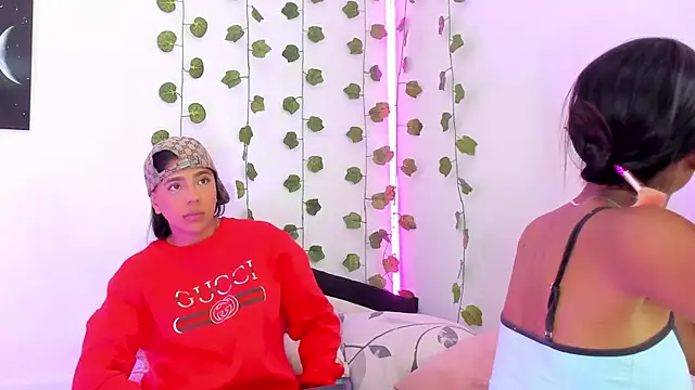 Snapshot of BarbieHotLaura chatting on February 2, 2025, 8:08 pm BarbieHotLaura online show from February 2, 2025, 8:08 pm