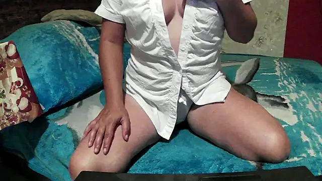 Snapshot of LisaPuree chatting on September 13, 2025, 5:57 pm LisaPuree online show from September 13, 2025, 5:57 pm