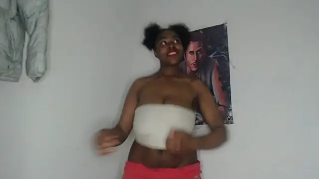 lyssyhorny online show from November 24, 2025, 11:32 am