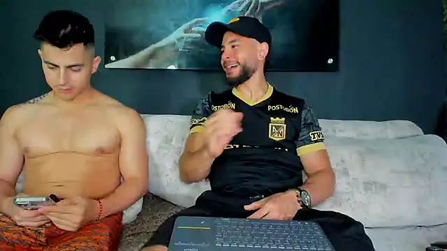 Snapshot of Crhis_N_Derek chatting on January 26, 2025, 12:05 am Crhis N Derek online show from January 26, 2025, 12:05 am
