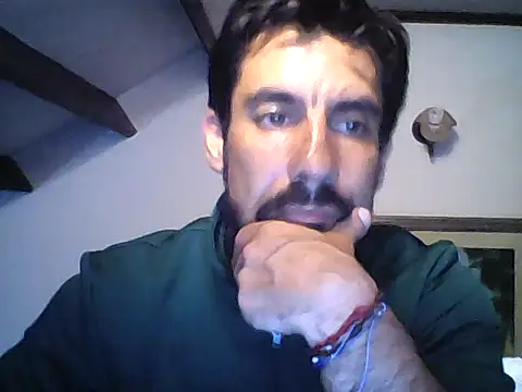 elkike1980 online show from June 6, 2026, 2:05 am