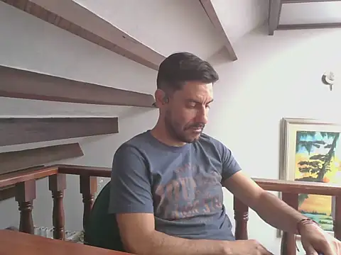 elkike1980 online show from July 28, 2026, 3:43 pm