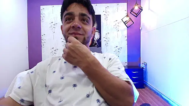 Snapshot of Little_Alann chatting on January 3, 2025, 7:07 pm Little Alann online show from January 3, 2025, 7:07 pm