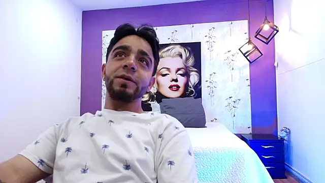 Snapshot of Little_Alann chatting on January 3, 2025, 10:40 pm Little Alann online show from January 3, 2025, 10:40 pm
