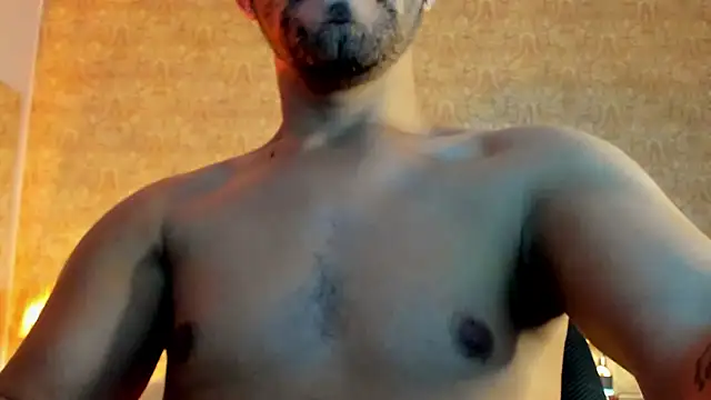 Snapshot of Little_Alann chatting on February 4, 2025, 7:33 pm Little Alann online show from February 4, 2025, 7:33 pm