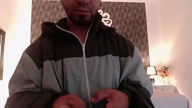 Snapshot of Little_Alann chatting on March 22, 2025, 8:29 am Little Alann online show from March 22, 2025, 8:29 am