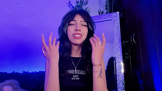 Snapshot of Nyx_nayla chatting on October 15, 2025, 4:12 am Nyx nayla online show from October 15, 2025, 4:12 am