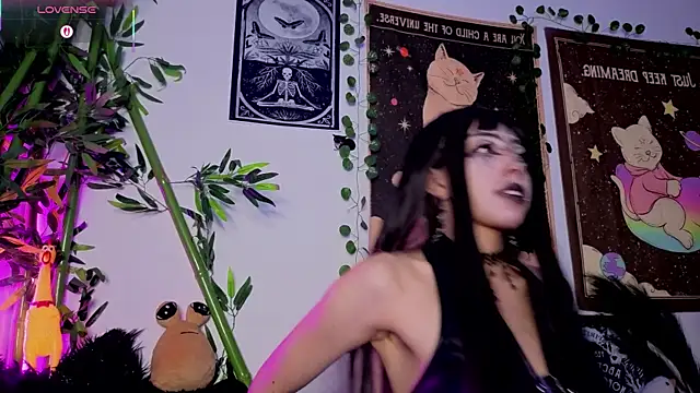 Nyx nayla online show from February 22, 2026, 8:02 am