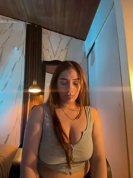 Snapshot of emmily_d chatting on June 2, 2026, 6:10 pm emmily d online show from June 2, 2026, 6:10 pm