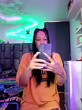 Snapshot of Nicole420squirt chatting on October 1, 2025, 6:03 pm Nicole420squirt online show from October 1, 2025, 6:03 pm