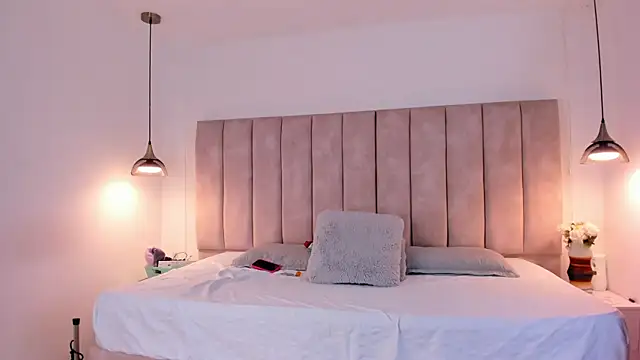 Julieta Jane online show from September 13, 2025, 7:35 pm