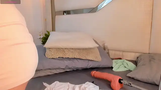 Julieta Jane online show from September 14, 2025, 10:42 pm