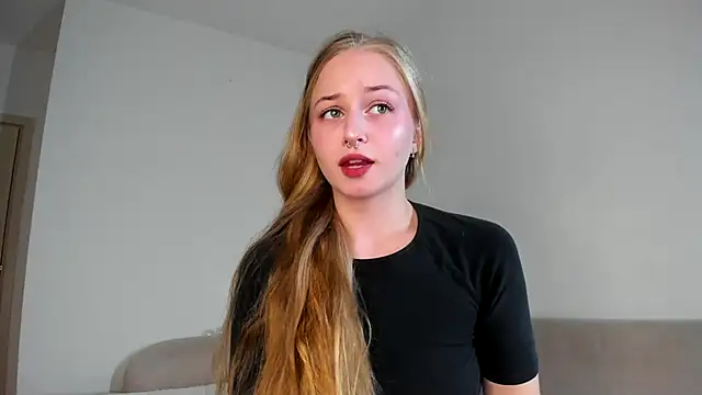 MiaMews online show from November 5, 2025, 12:16 pm