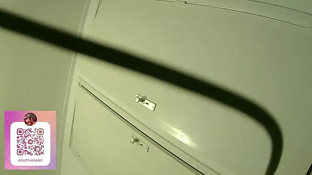 Snapshot of dutchesmee_x chatting on April 8, 2026, 6:30 pm dutchesmee x online show from April 8, 2026, 6:30 pm