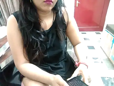 Snapshot of aarushi_sharmaa chatting on October 4, 2025, 12:25 pm aarushi sharmaa online show from October 4, 2025, 12:25 pm