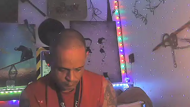 Snapshot of Buffshagswell chatting on October 13, 2025, 3:12 pm Buffshagswell online show from October 13, 2025, 3:12 pm