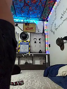 Snapshot of Buffshagswell chatting on October 20, 2025, 9:59 pm Buffshagswell online show from October 20, 2025, 9:59 pm