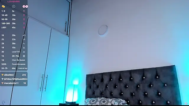 Jimena White  online show from February 12, 2025, 6:08 am