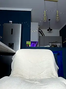 NickiLike online show from September 21, 2025, 6:20 pm