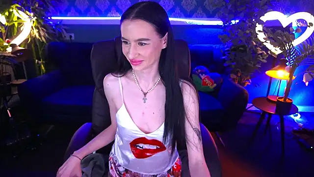 Snapshot of Snow_WhiteeeX chatting on February 1, 2025, 1:51 pm Snow WhiteeeX online show from February 1, 2025, 1:51 pm