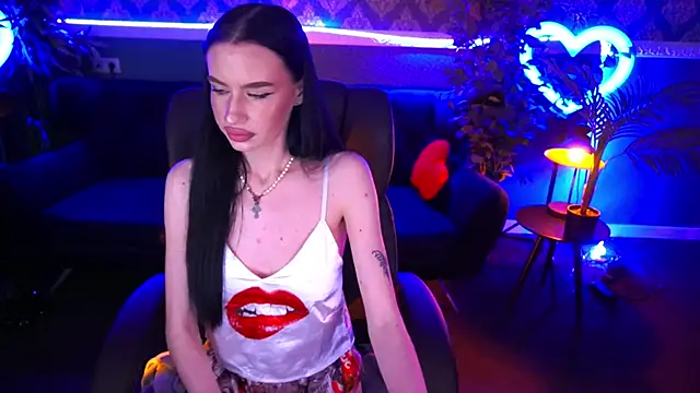 Snapshot of Snow_WhiteeeX chatting on February 2, 2025, 10:49 pm Snow WhiteeeX online show from February 2, 2025, 10:49 pm