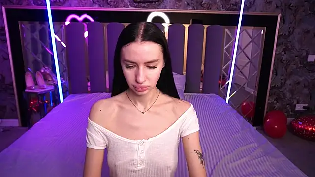 Snow WhiteeeX online show from February 7, 2026, 6:39 am