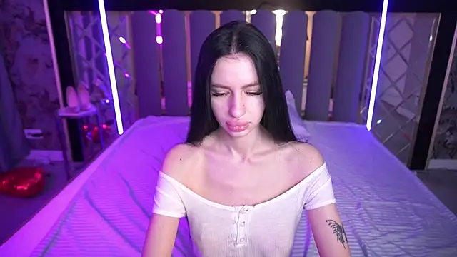 Snow WhiteeeX online show from March 16, 2026, 6:39 am