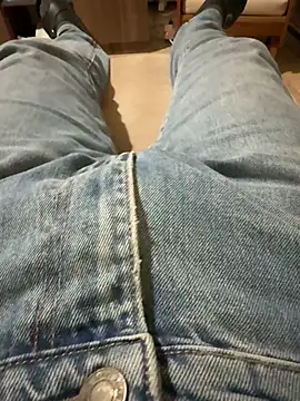 Snapshot of reelciii21 chatting on October 3, 2025, 4:26 pm reelciii21 online show from October 3, 2025, 4:26 pm