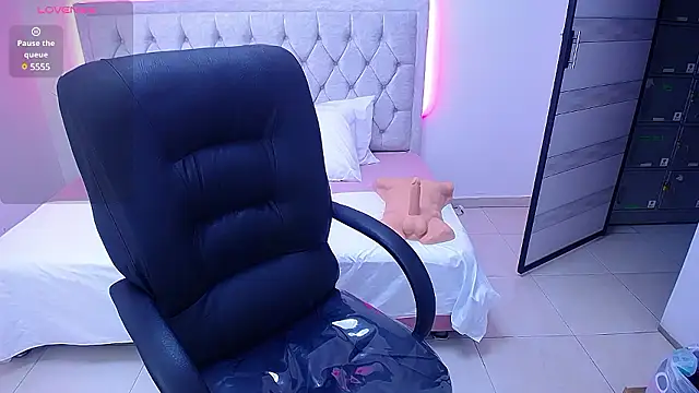 Amber hot22 online show from December 6, 2024, 10:08 pm