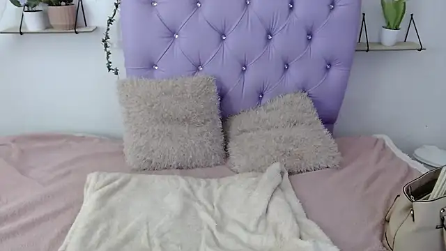 Snapshot of Freyja_01 chatting on September 26, 2025, 9:30 pm Freyja 01 online show from September 26, 2025, 9:30 pm