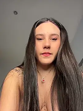  ISABELLA HOT  online show from May 2, 2026, 12:32 pm