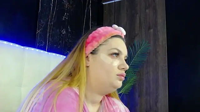 Snapshot of MelanieBrownn chatting on February 14, 2026, 6:10 am MelanieBrownn online show from February 14, 2026, 6:10 am