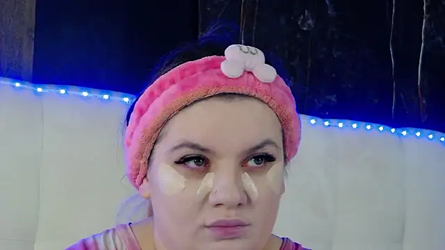 Snapshot of MelanieBrownn chatting on March 13, 2026, 5:47 am MelanieBrownn online show from March 13, 2026, 5:47 am