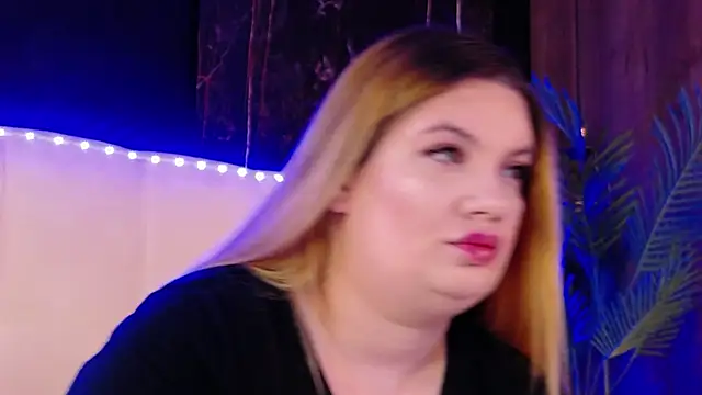 Snapshot of MelanieBrownn chatting on March 19, 2026, 5:44 am MelanieBrownn online show from March 19, 2026, 5:44 am