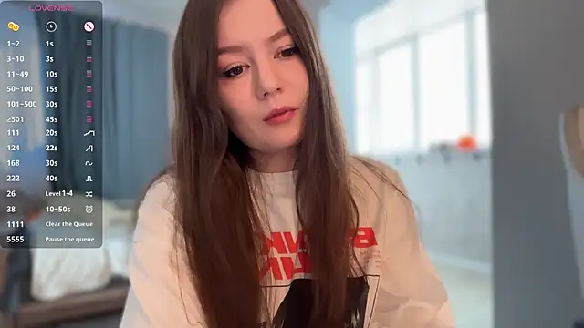 Emy jonesss online show from October 16, 2025, 6:47 am