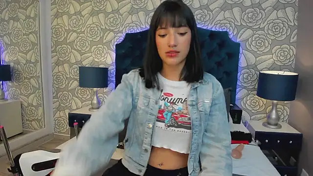 HannaDawsons online show from March 18, 2025, 4:04 am