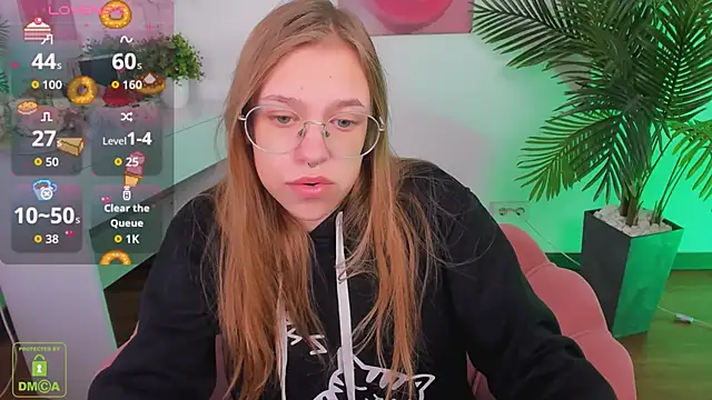 Snapshot of LayriantaVee chatting on October 8, 2025, 6:22 am LayriantaVee online show from October 8, 2025, 6:22 am