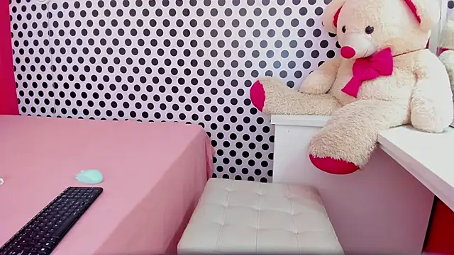 Maiia Cute online show from December 31, 2024, 12:15 pm