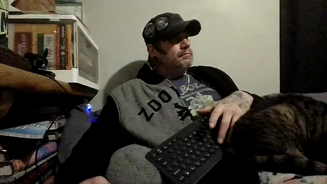 clitstitsandbongrips online show from November 12, 2025, 11:21 am