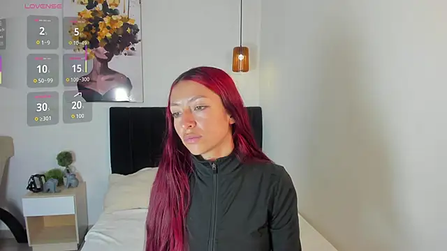 Scarlett  bell online show from October 28, 2025, 1:14 pm