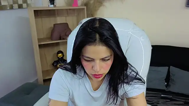 Eliie Ruizz online show from October 18, 2025, 8:53 pm