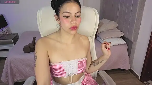 Eliie Ruizz online show from December 16, 2025, 4:28 am