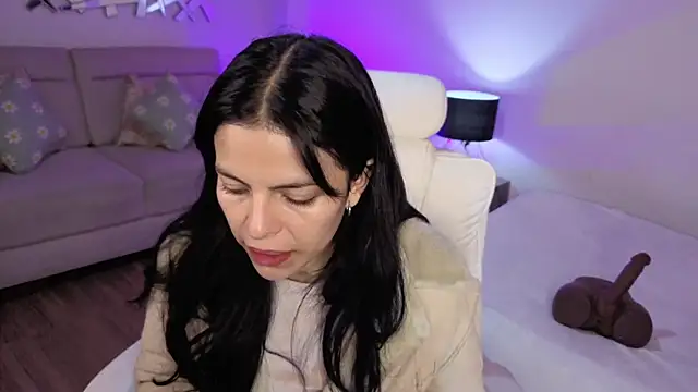 Eliie Ruizz online show from April 30, 2026, 4:30 am