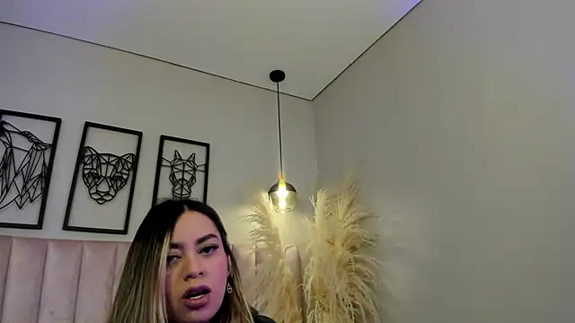 Annie karlsson   online show from September 20, 2025, 3:29 am