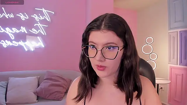 AmberFarrell online show from February 9, 2026, 8:13 pm