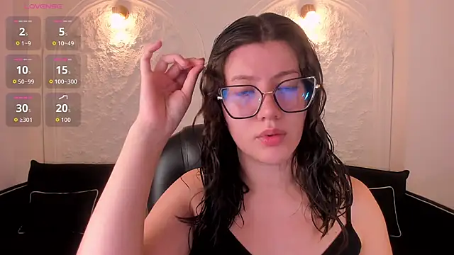 AmberFarrell online show from April 17, 2026, 8:12 pm